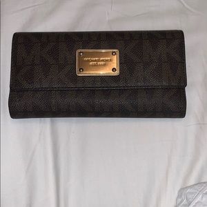 Michael kors wallet